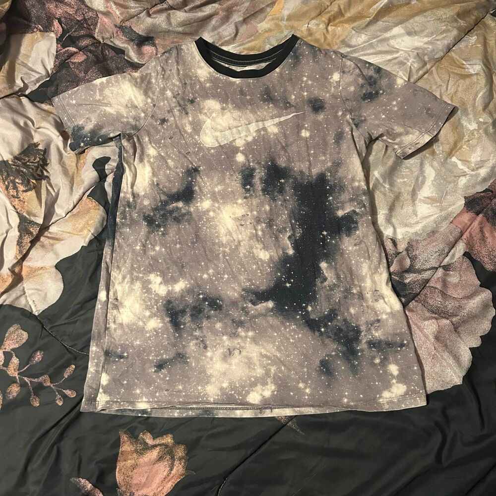 Nike Galaxy Tee
